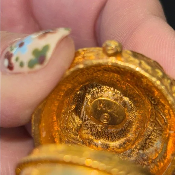 Gold Ornate snuff box with Turquoise Accent - Picture 4 of 4